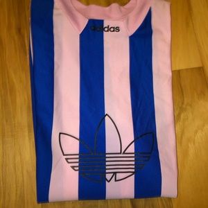 Adidas pink and blue soccer shirt use medium